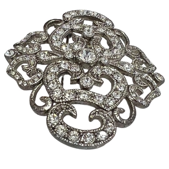 VINTAGE CAMROSE + KROSS JACQUELINE B KENNEDY CRYSTAL FILIGREE BROOCH - Picture 12 of 14